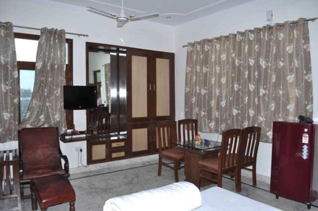 Shivanta Residency Hotel Rishikesh Bilik gambar